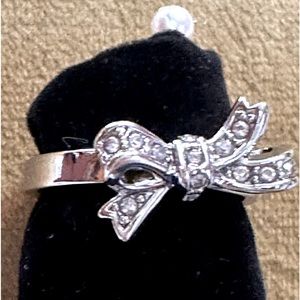 Bow ladies ring